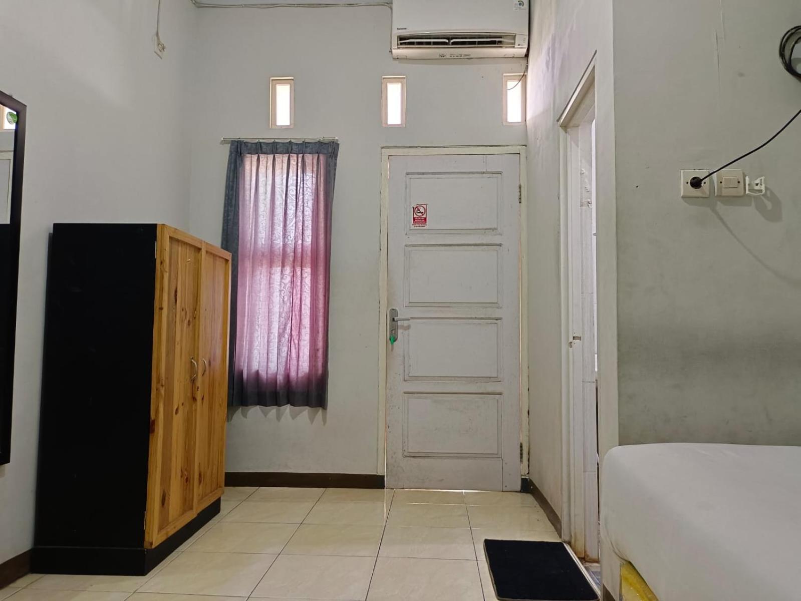 Oemah Jawa Guesthouse Jember Bagian luar foto