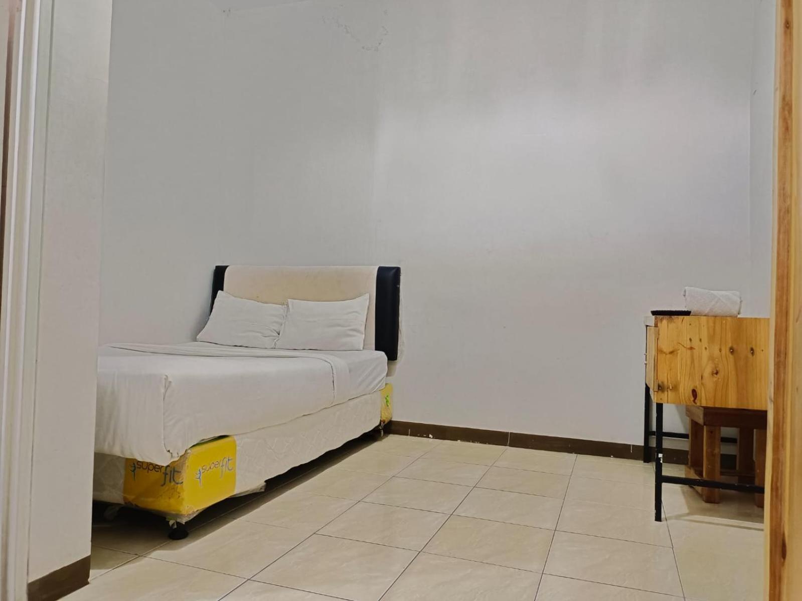 Oemah Jawa Guesthouse Jember Bagian luar foto