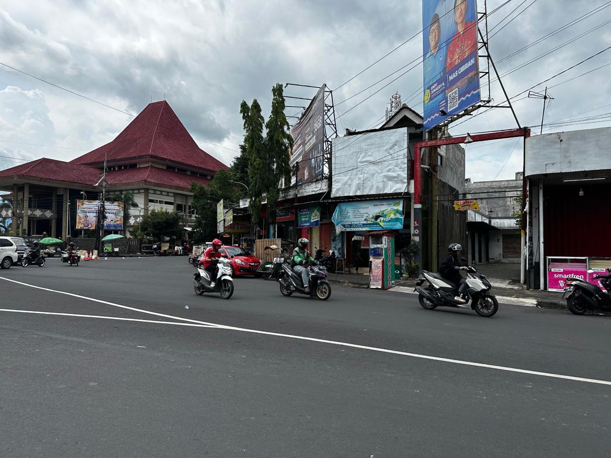 Oemah Jawa Guesthouse Jember Bagian luar foto