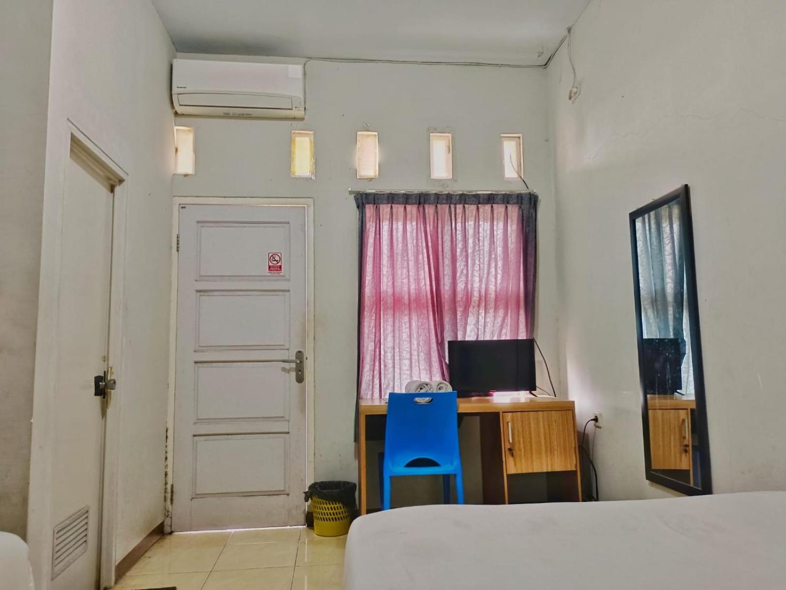 Oemah Jawa Guesthouse Jember Bagian luar foto